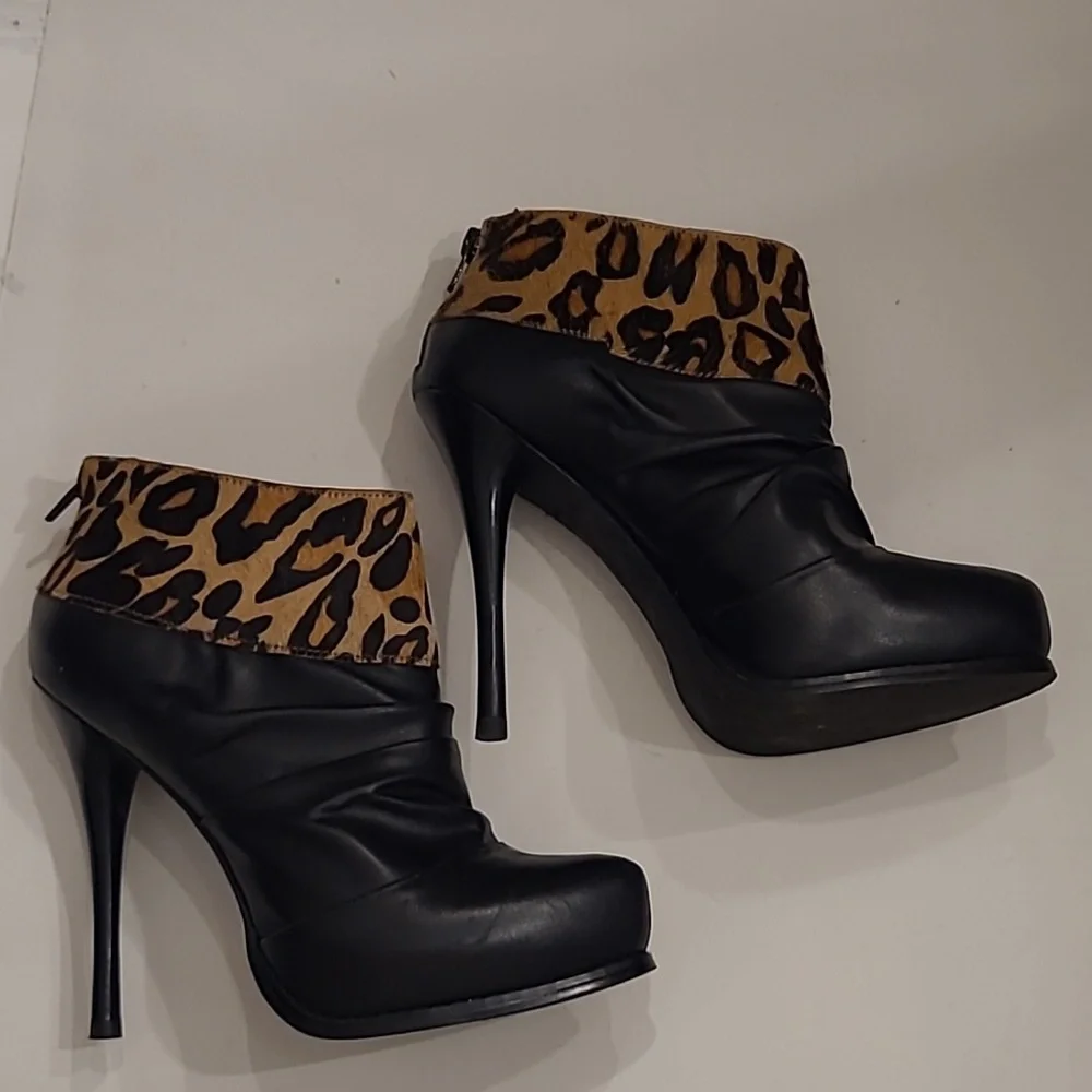 Saks 5th Avenue Street Leather Leopard Print Stiletto Heeled Zip Up Ankle Boot